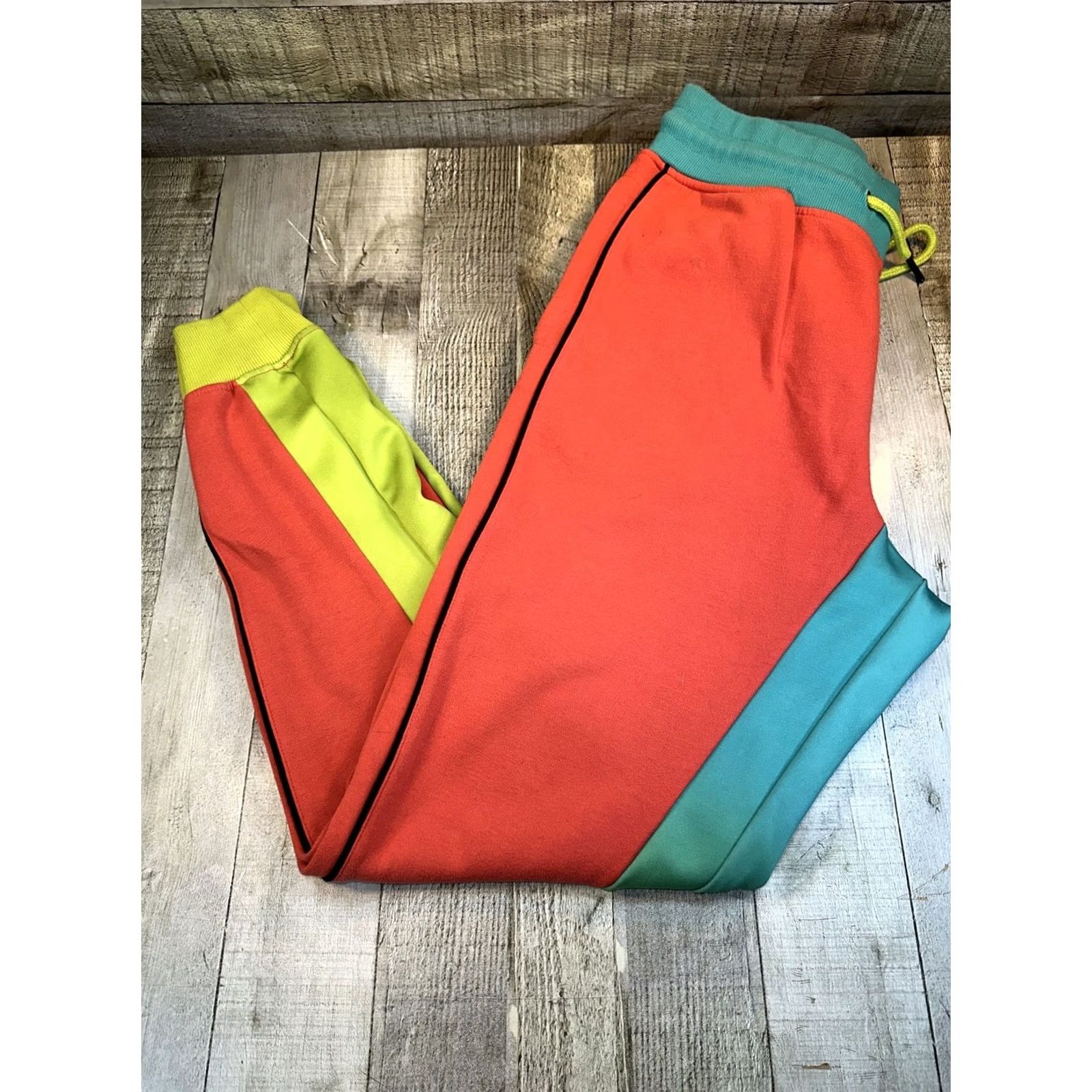 Vintage VINTAGE? None. (But per rules, do not add). Sorry. Size US 31 - 6 Thumbnail