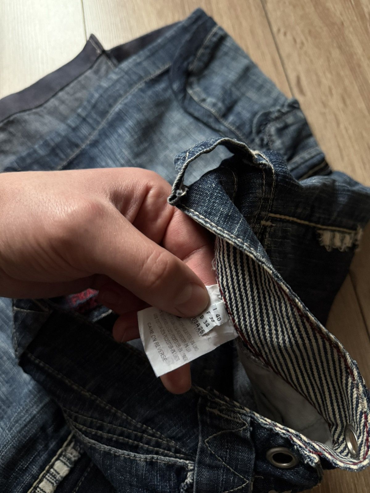 Marithe + Francois Girbaud VNTG M+Fg Y2K Distressed Ripped Pocket Grunge Cargo Skirt Size 27" / US 4 / IT 40 - 13 Thumbnail