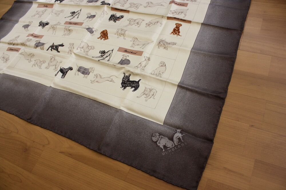 Burberry Shawl scarf Burberry silk dogs 86*86 cm Size ONE SIZE - 5 Thumbnail