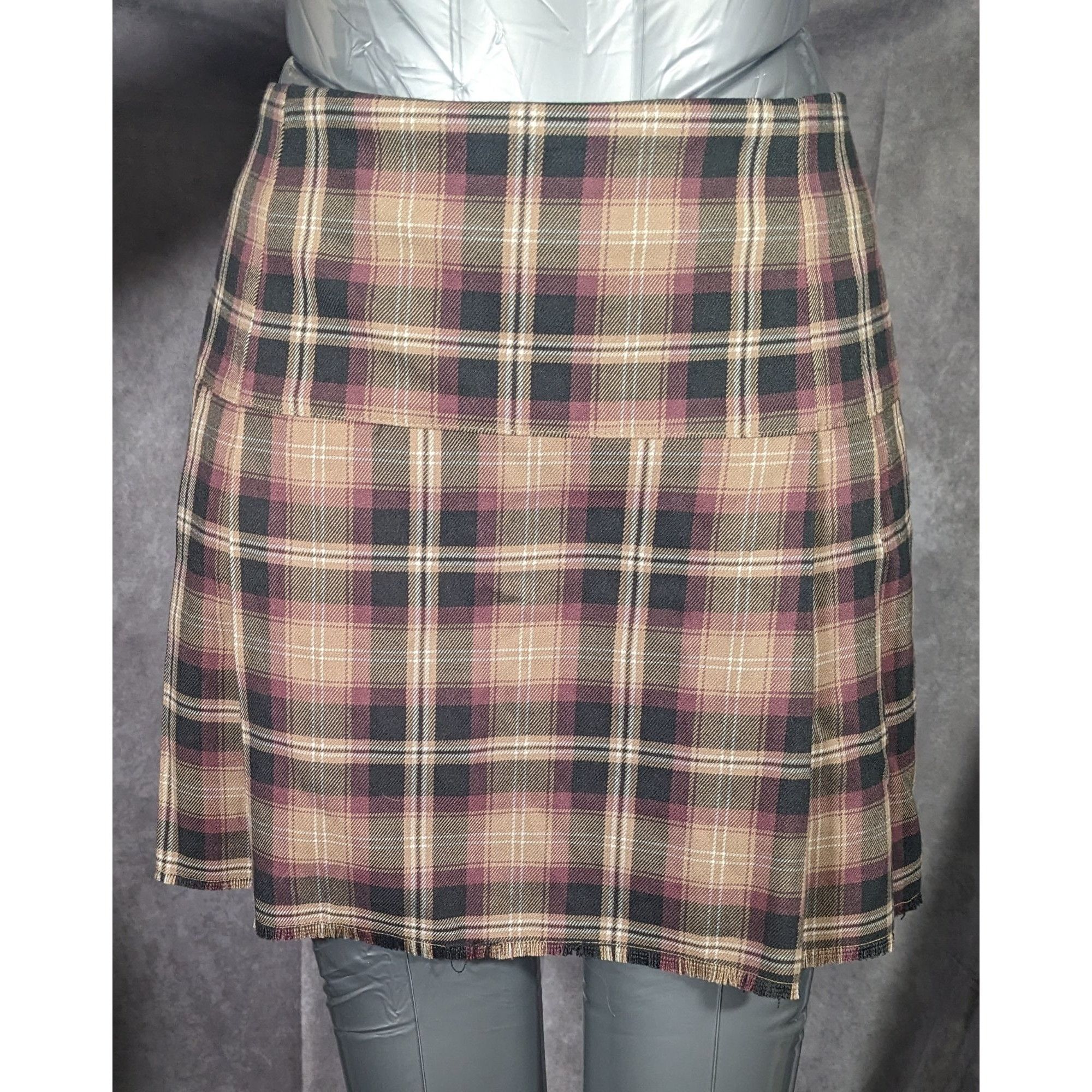 Aeropostale Aeropostale Trendy Y2K Style Plaid Skort Size XL Size 37" - 13 Thumbnail