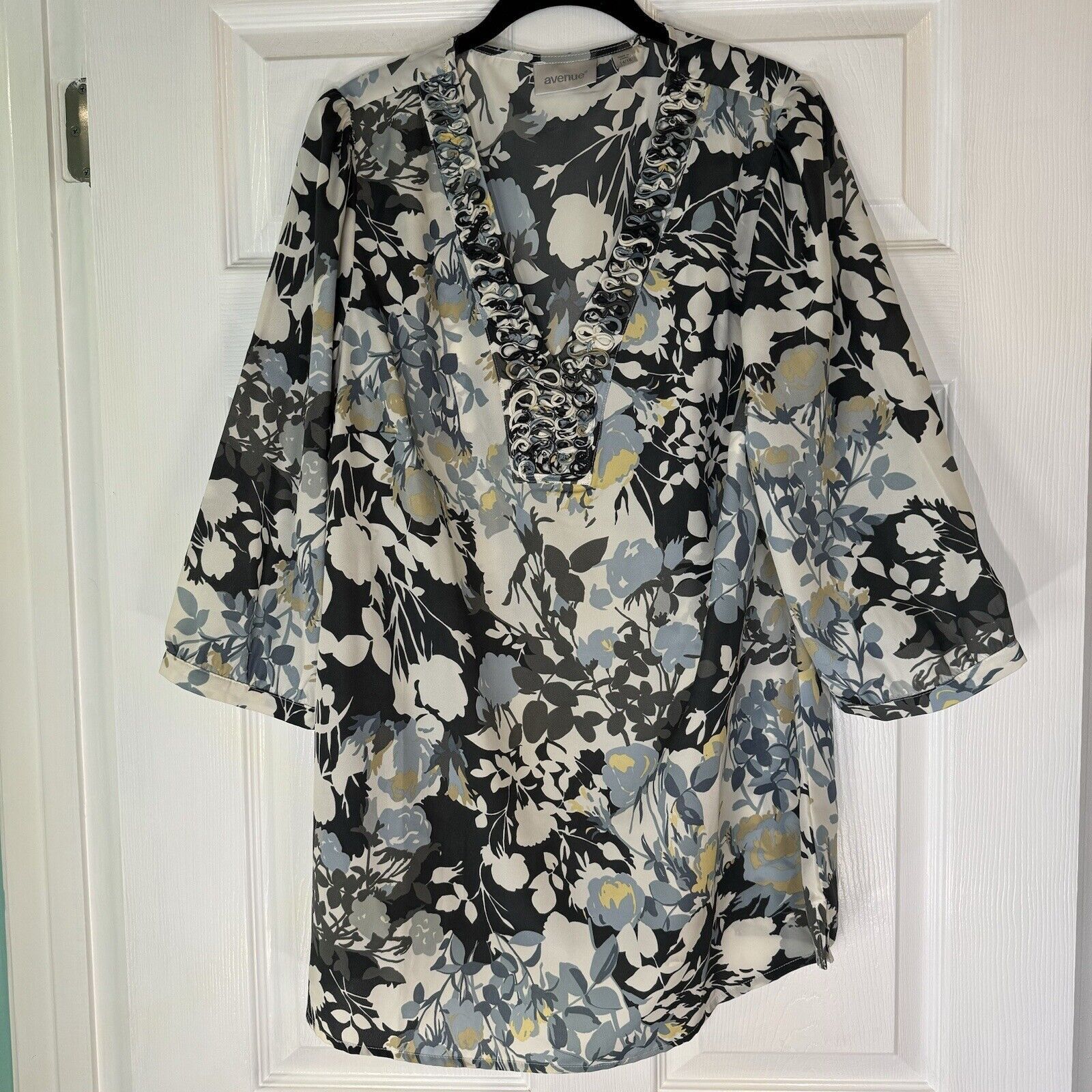Avenue Avenue Blouse Top Floral Multicolor Appliqué Plus Size 14/16 Size XL / US 12-14 / IT 48-50 - 2 Thumbnail