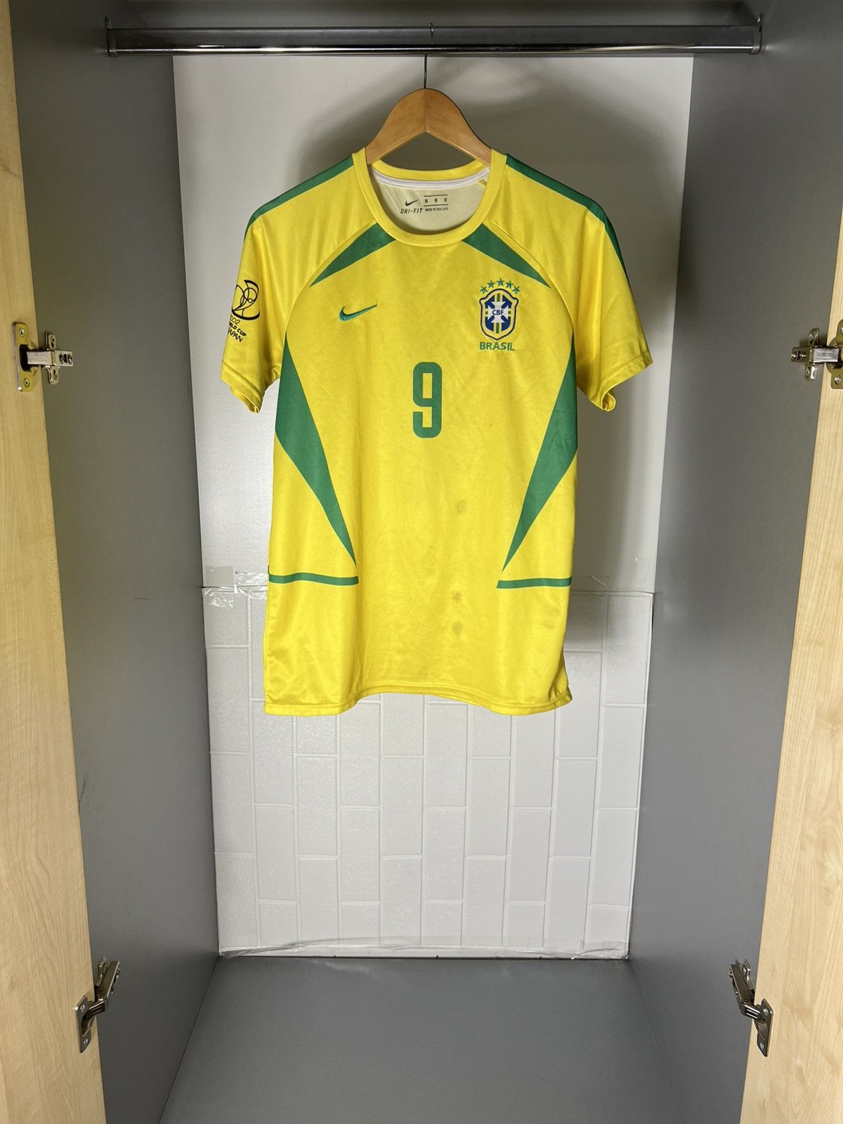 Vintage VERY RARE BRAZIL RETRO SOCCER JERSEY RONALDO BLOKE Y2K 90s Size US M / EU 48-50 / 2 - 7 Thumbnail