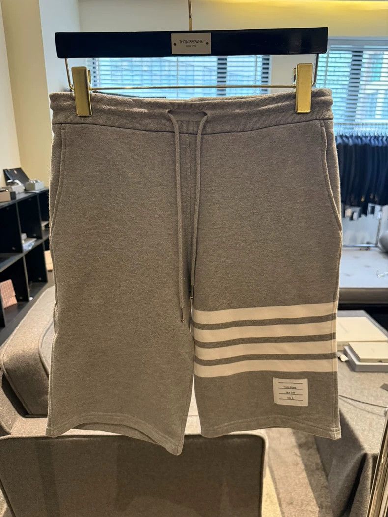 Thom Browne Thom Browne size0 Sporty shorts Size US 26 / EU 42 - 1 Thumbnail