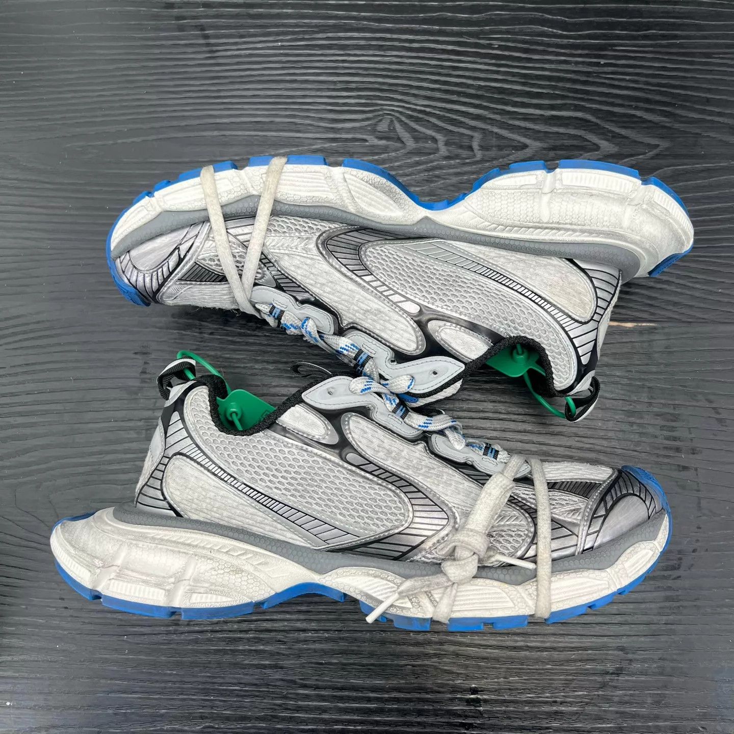 Balenciaga Balenciaga 3XL Gray Blue Size 45 Like New Worn Twice Size US 12 / EU 45 - 2 Thumbnail