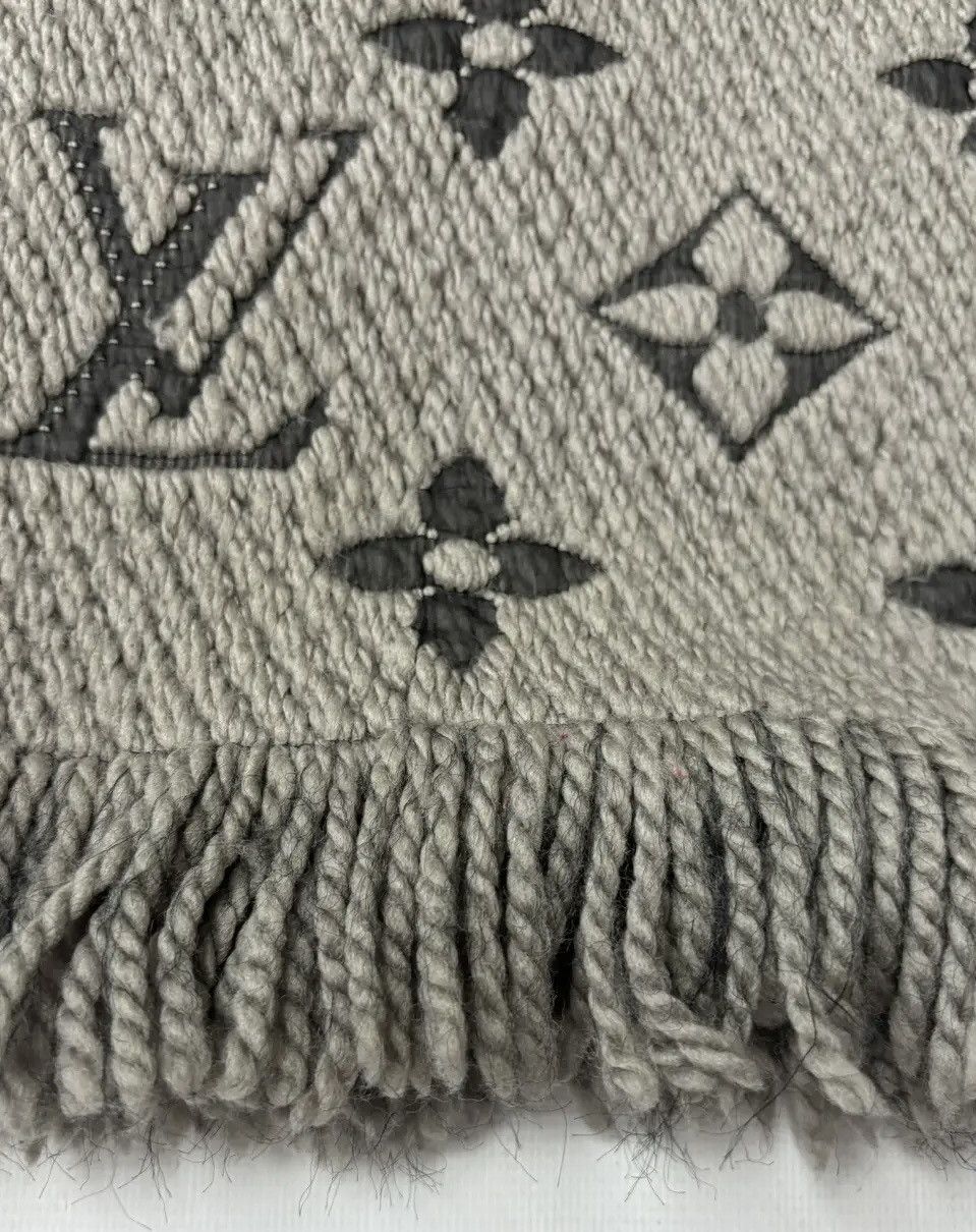 Louis Vuitton Louis Vuitton Logomania Wool Scarf Size ONE SIZE - 6 Thumbnail