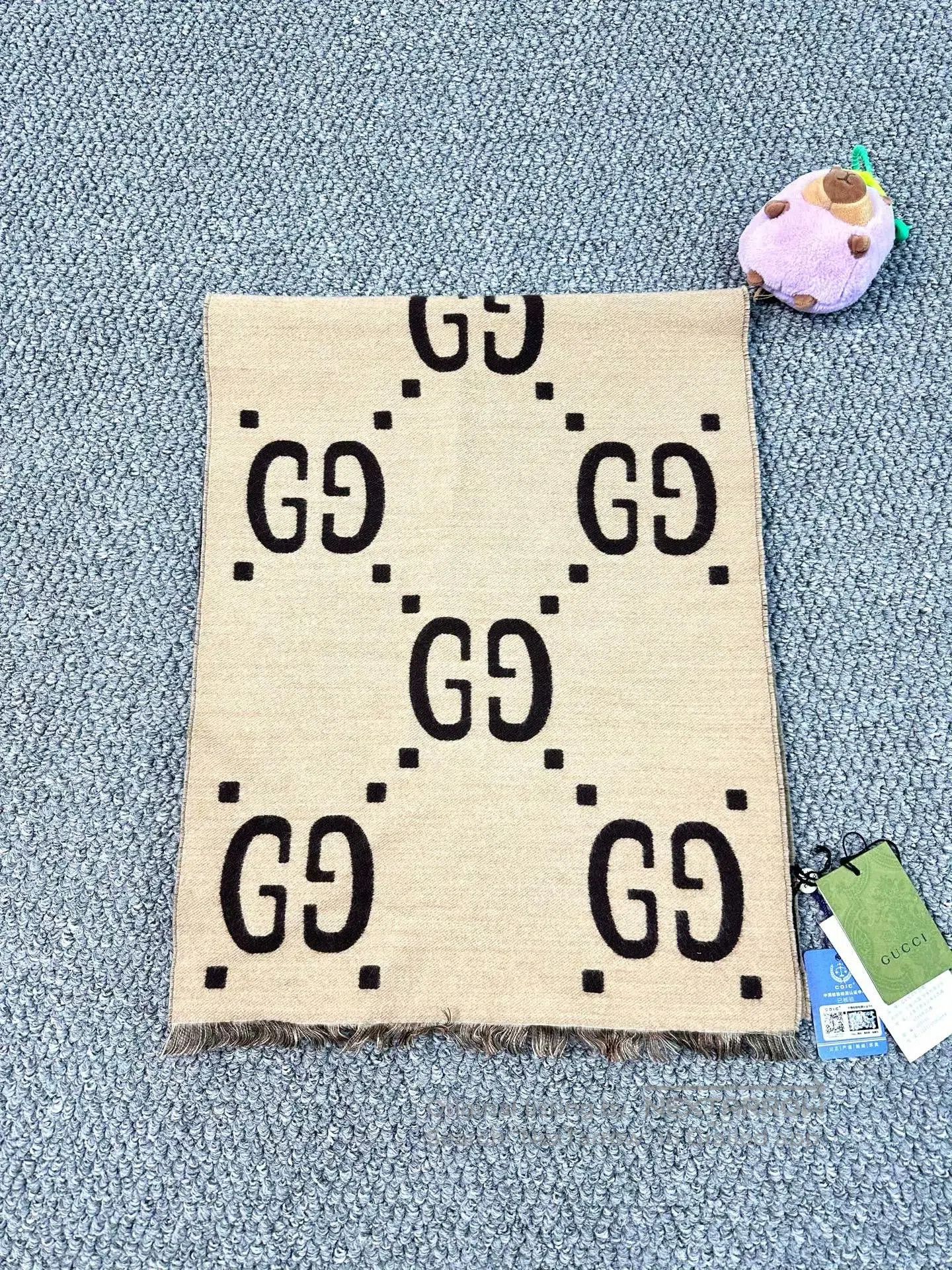 Gucci Guicci Caramel Dual Tone Printed Logo Cashmere Scarf| Size ONE SIZE - 3 Thumbnail