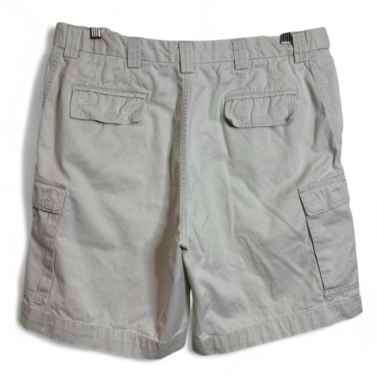 Haggar × Vintage Vintage Y2K White Baggy Cargo Shorts Size US 37 - 3 Thumbnail
