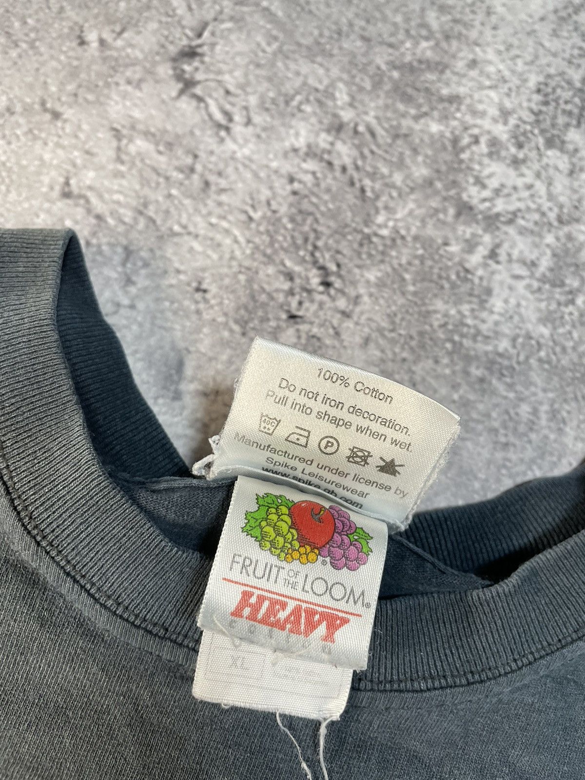Band Tees Vintage 2005 The Beatles tee sun faded big logo size XL Size US XL / EU 56 / 4 - 6 Thumbnail