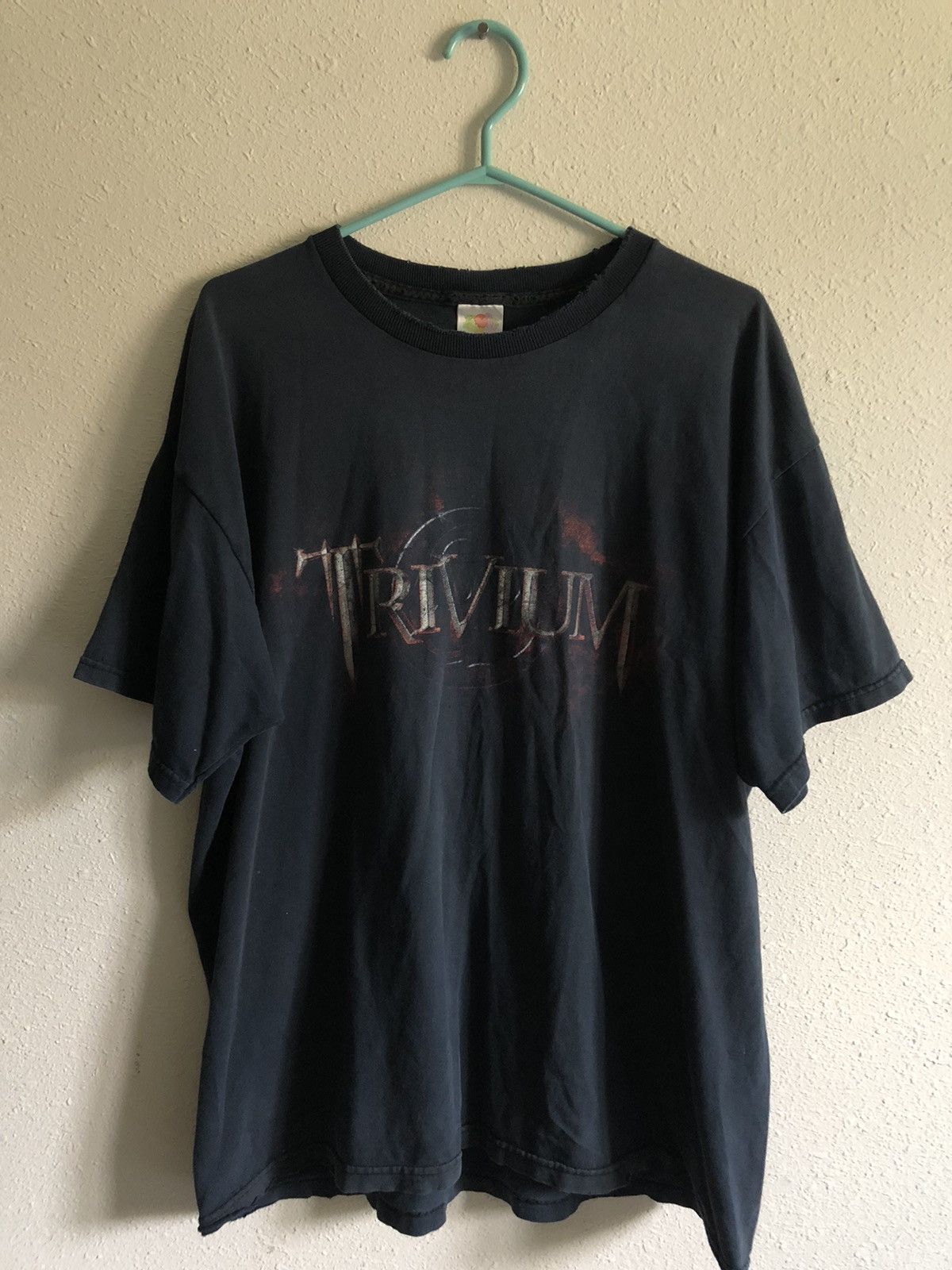Vintage Vintage Y2K Thrashed Trivium Metal Band T Shirt Size US XL / EU 56 / 4 - 1 Thumbnail
