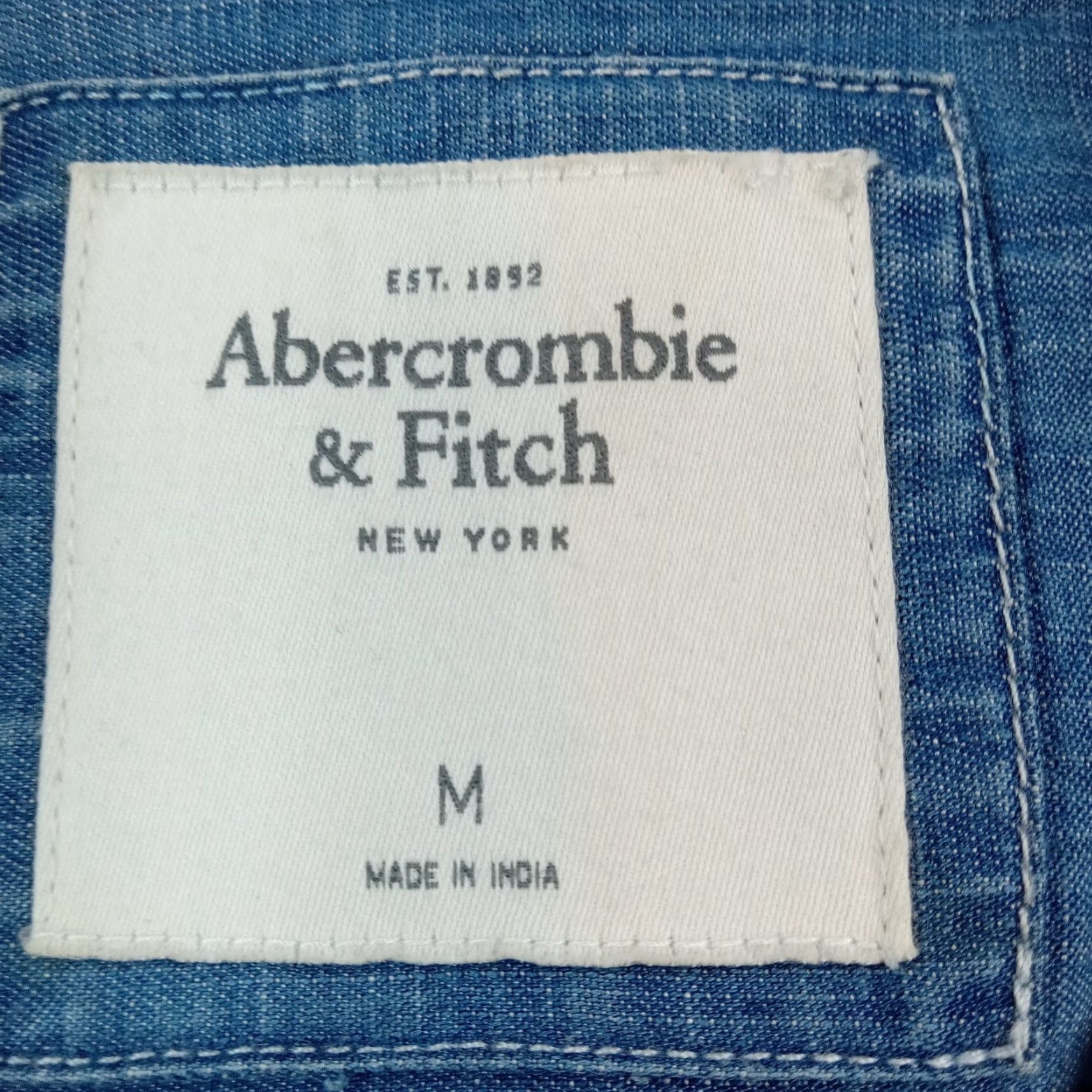 Abercrombie & Fitch Abercrombie & Fitch Blue Button Up Shirt Womens Medium Embellished Gems Pearls Long Sleeve Casual Lyocell Size M / US 6-8 / IT 42-44 - 6 Thumbnail
