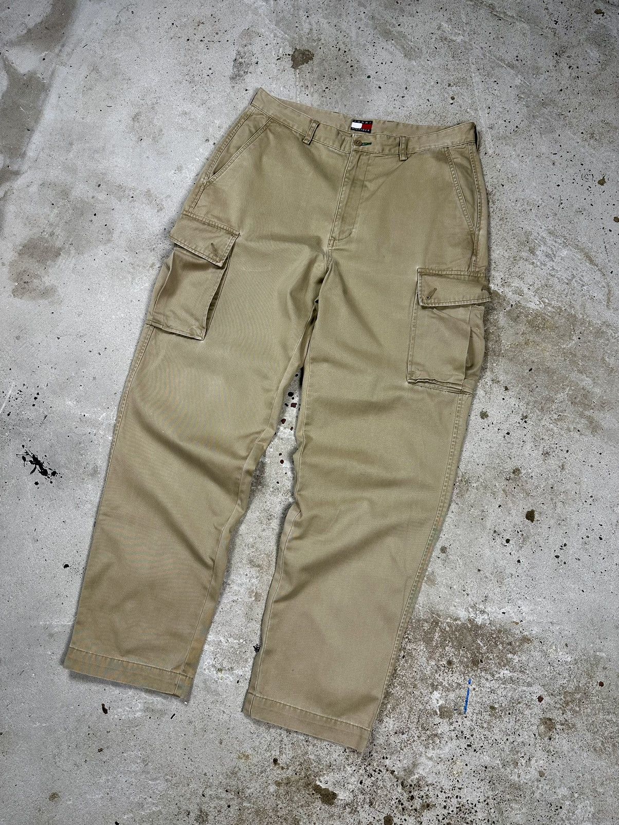 Tommy Hilfiger × Vintage Vintage Y2K Tommy Hilfiger Beige Baggy Cargo Pants Size US 33 - 17 Thumbnail