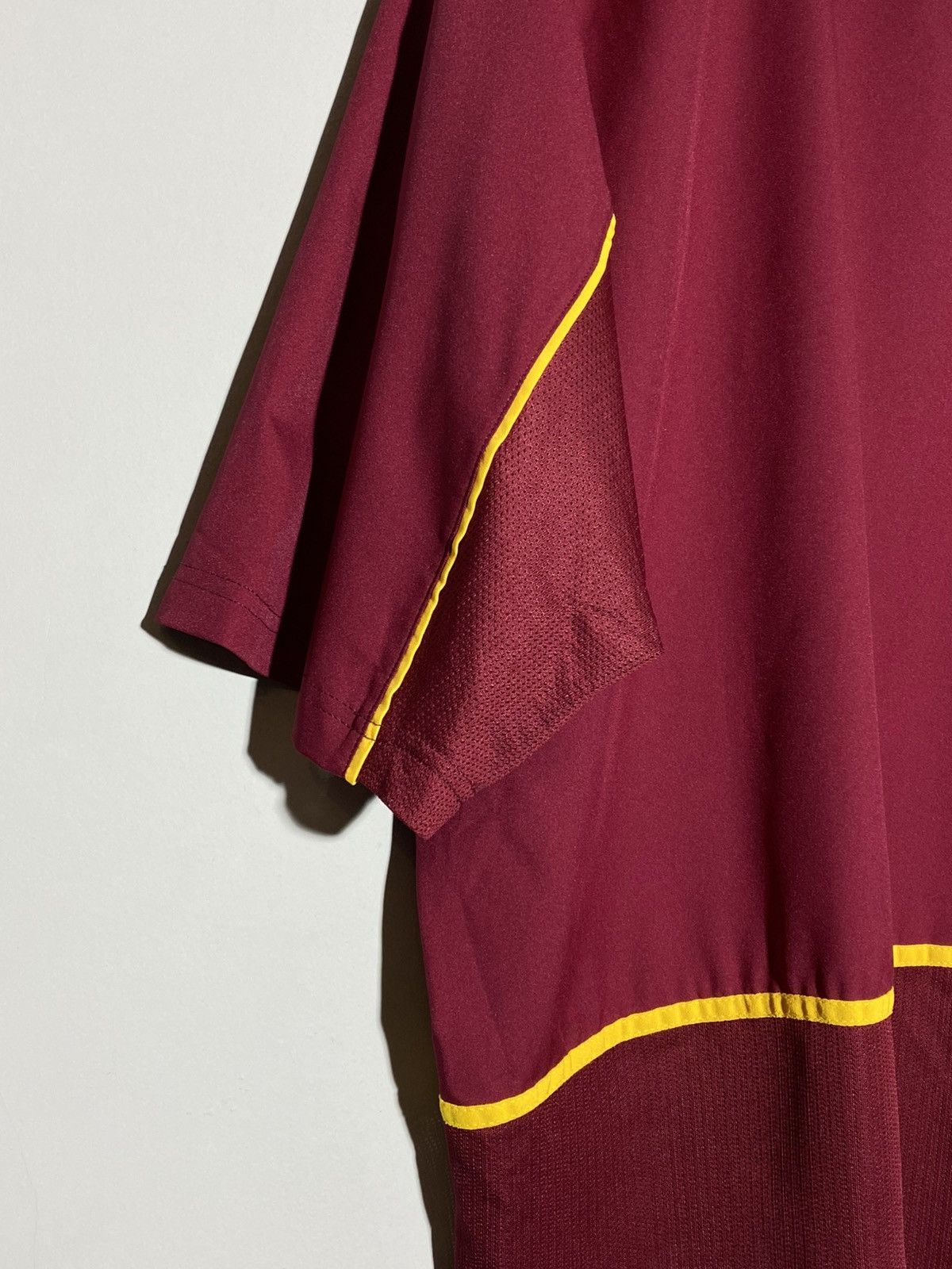 Nike 2002 Portugal National Team Home Soccer Jersey Size US XL / EU 56 / 4 - 10 Thumbnail