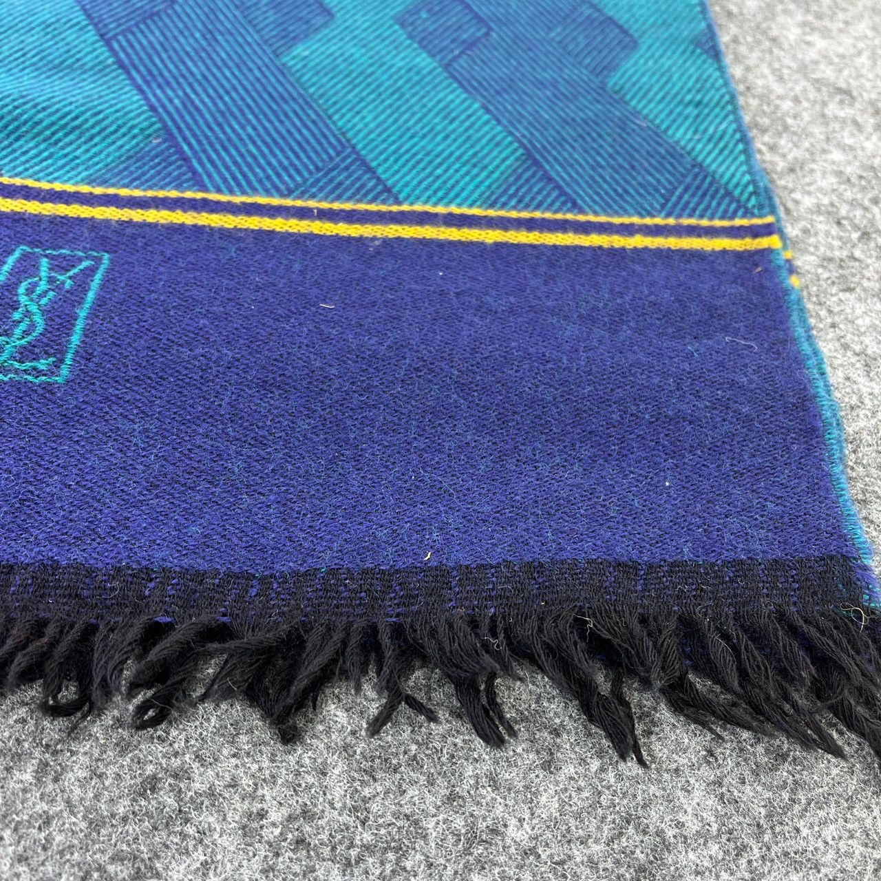 Vintage Yves Saint Laurent Scarf / Muffler / Neckwear T727 Size ONE SIZE - 7 Thumbnail