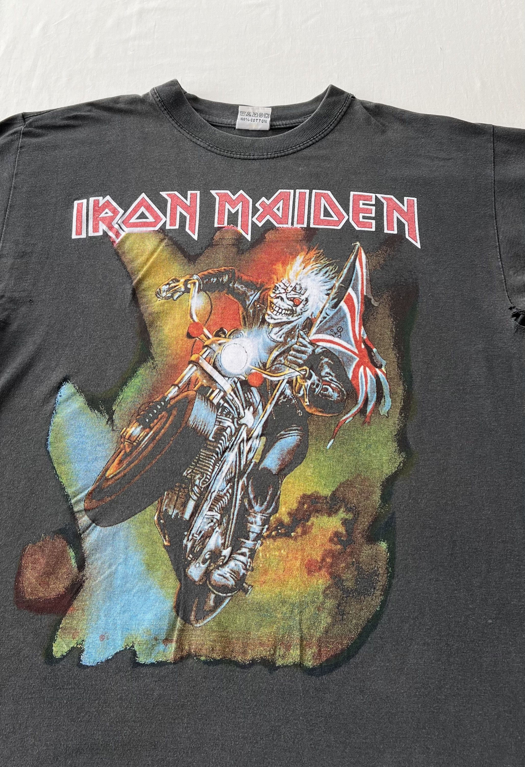 Band Tees Vintage 90s Iron Maiden England Faded Black T-shirt Size US M / EU 48-50 / 2 - 3 Thumbnail