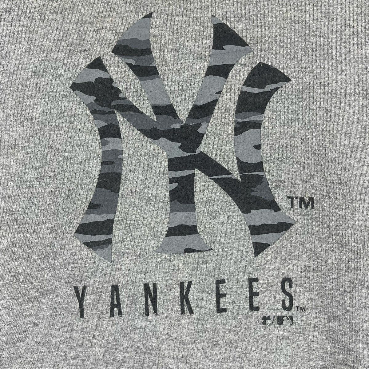 MLB Vintage Y2K New York Yankees Sweatshirt Size US M / EU 48-50 / 2 - 5 Thumbnail