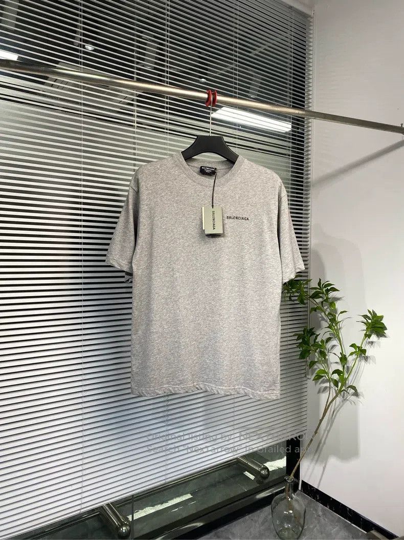 Balenciaga Balenciaga Short-sleeve T-shirt with letter print logo, gr Size US XXS / EU 40 - 2 Thumbnail