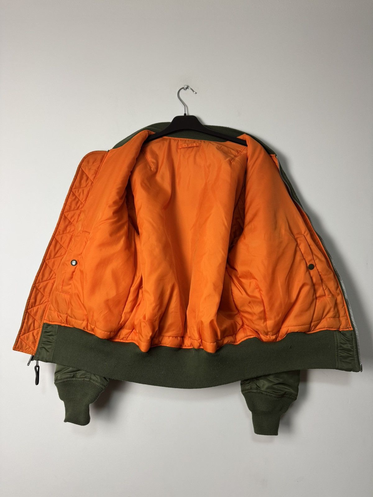 Alpha Industries Alpha Industries MA-1 Bomber Jacket Reversible Olive Vintage Size US M / EU 48-50 / 2 - 9 Thumbnail