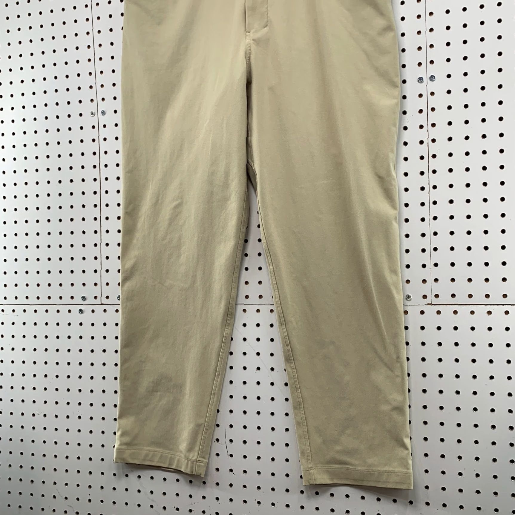 Lululemon Lululemon Pants Men 35 Beige ABC Classic Fit Warpstreme Golf Business 5 Pocket Size US 35 - 5 Thumbnail