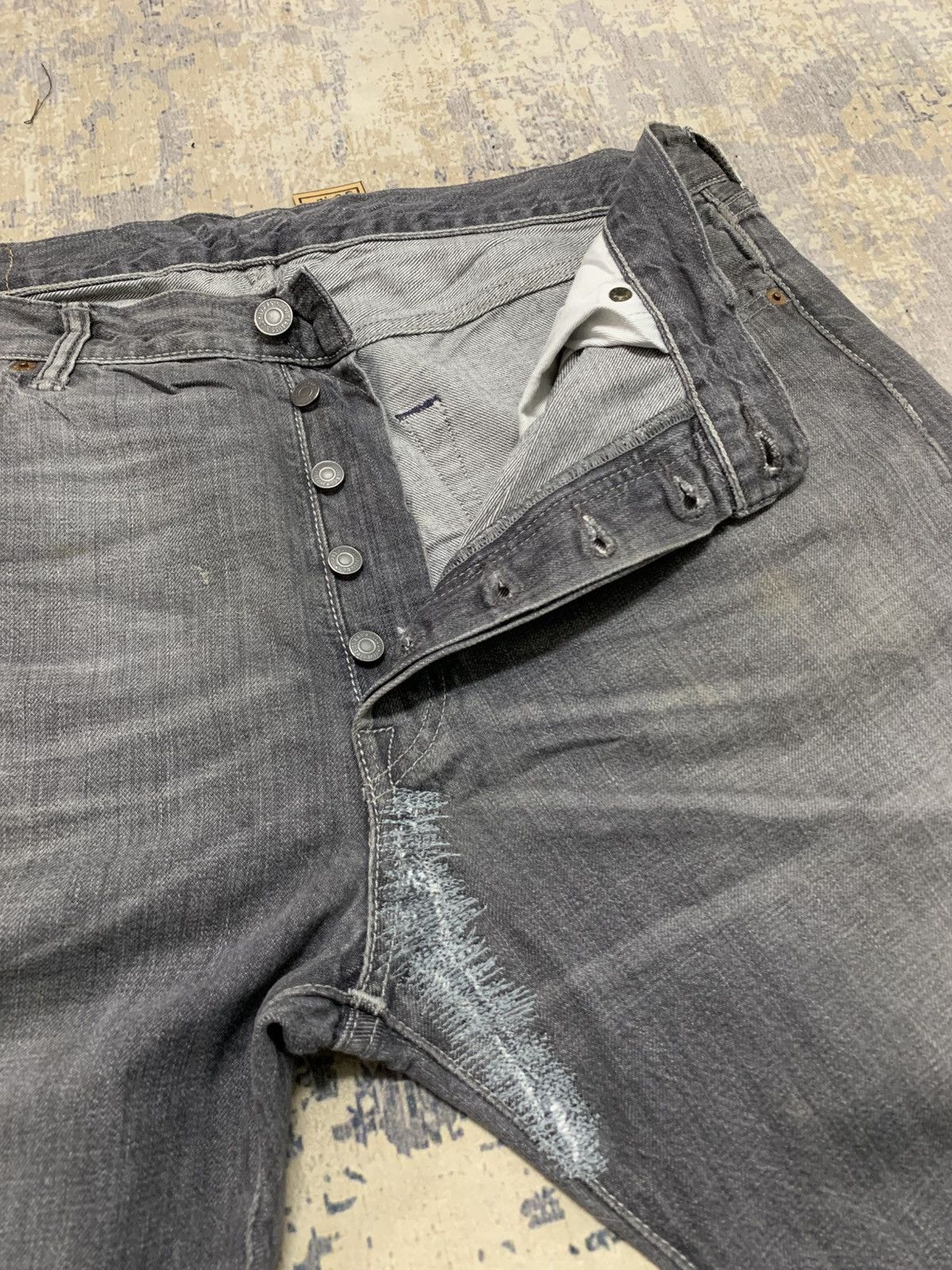 Levi's vintage levi's 501 distressed denim jeans W37 Size US 37 - 4 Thumbnail
