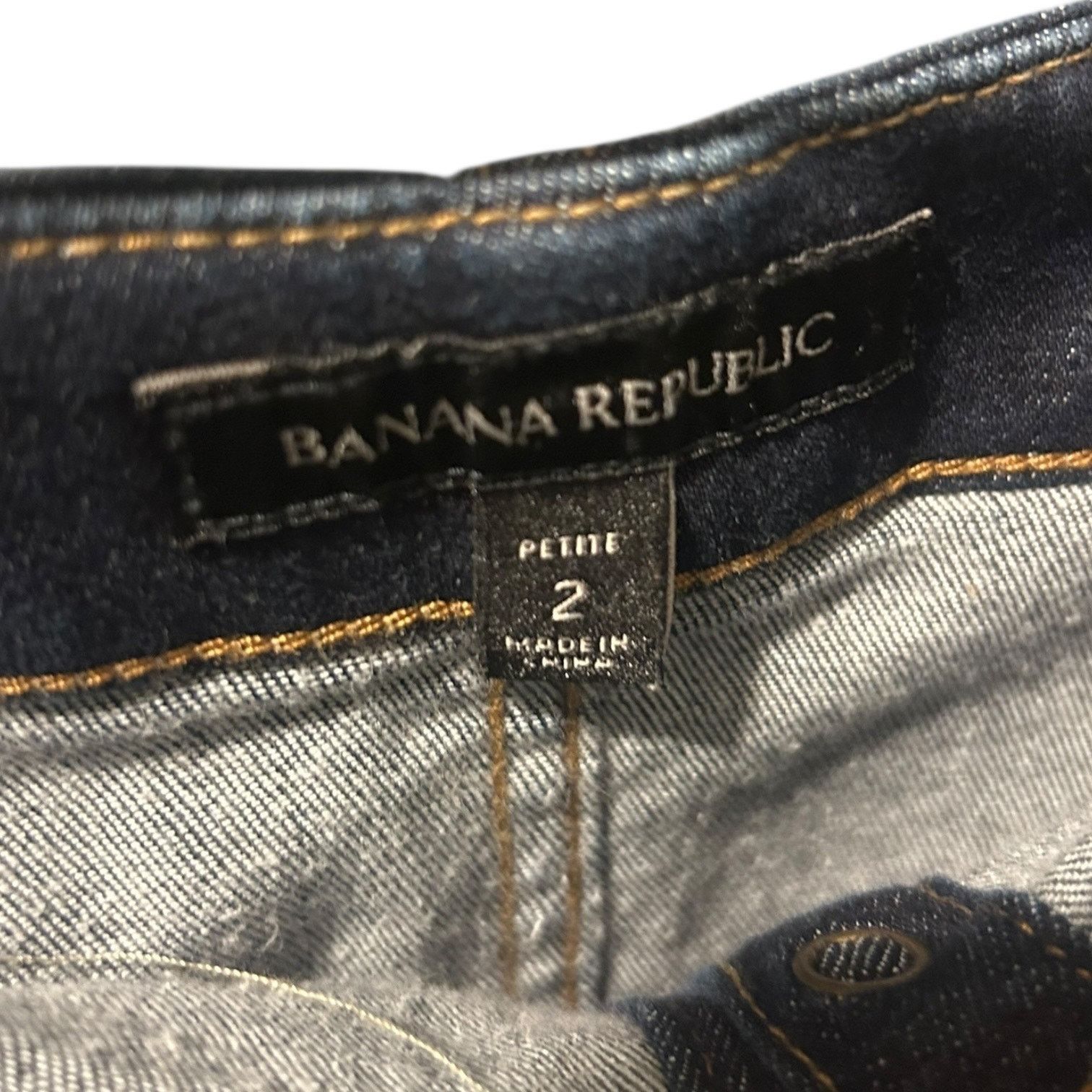 Banana Republic Y2K Banana Republic Button up denim skirt size 2P Size 26" / US 2 / IT 38 - 3 Thumbnail