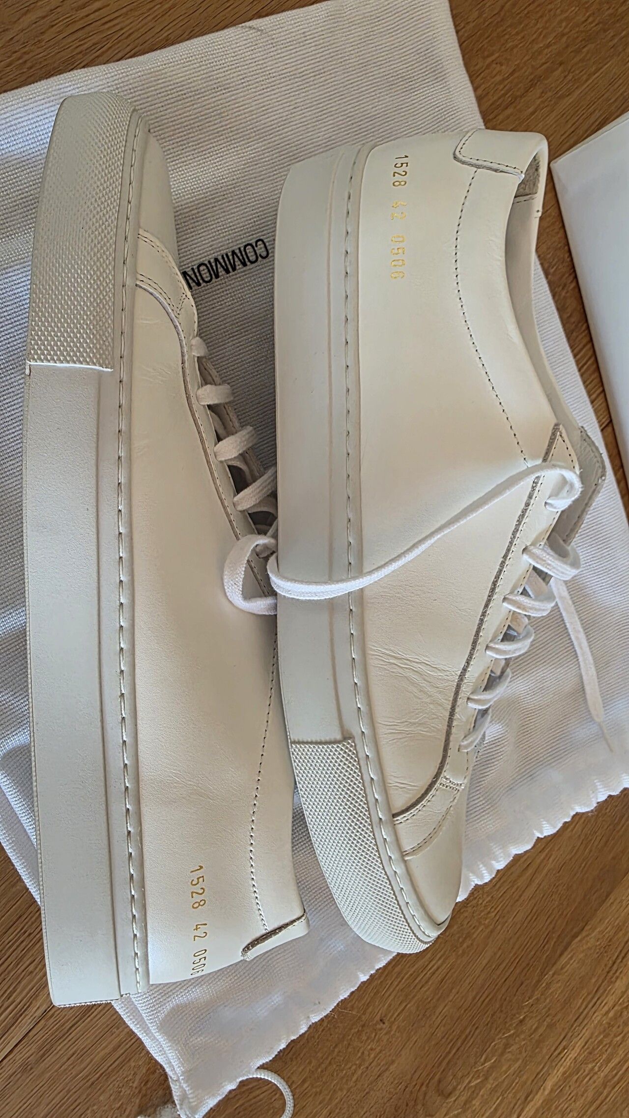 Common Projects Original Achilles low top sneaker (as new) Size US 9 / EU 42 - 9 Thumbnail