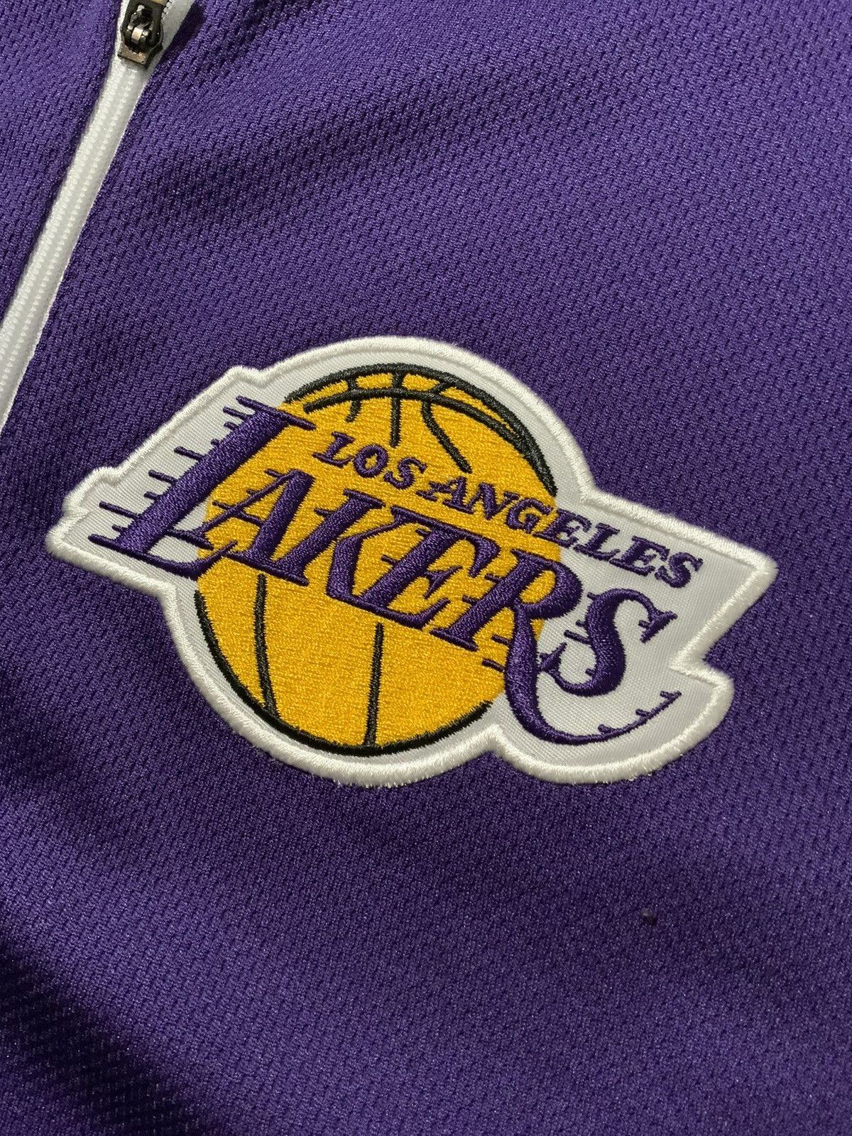 NBA × Nike × Vintage Vintage Nike 99-00 Los Angeles Lakers 1/4 Zip Warm Up Shirt Size US XL / EU 56 / 4 - 6 Thumbnail