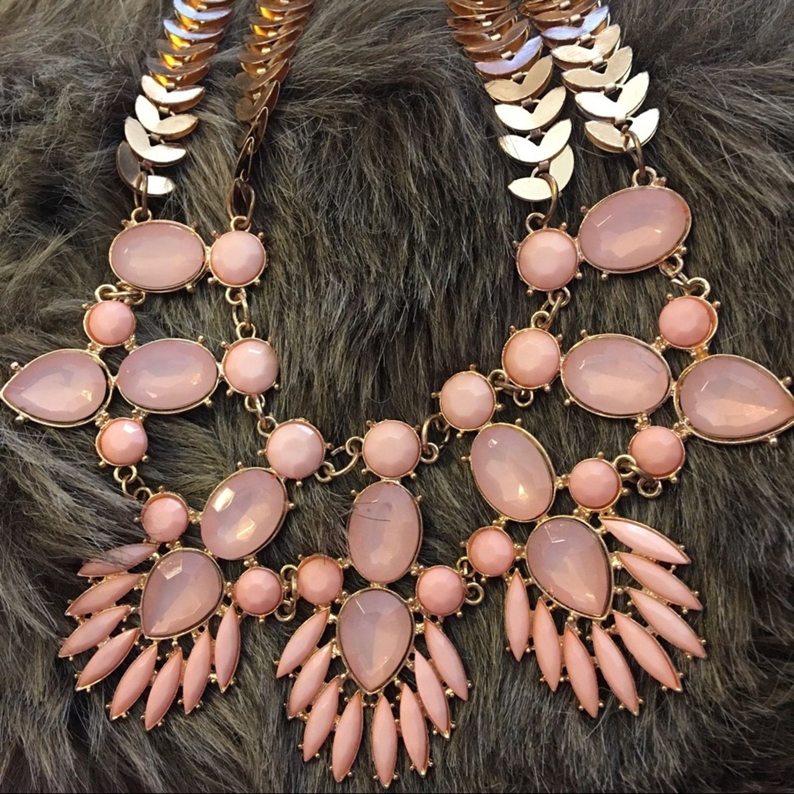 Jewelry Blush pink stone gold leaf fancy chain necklace Size ONE SIZE - 7 Thumbnail