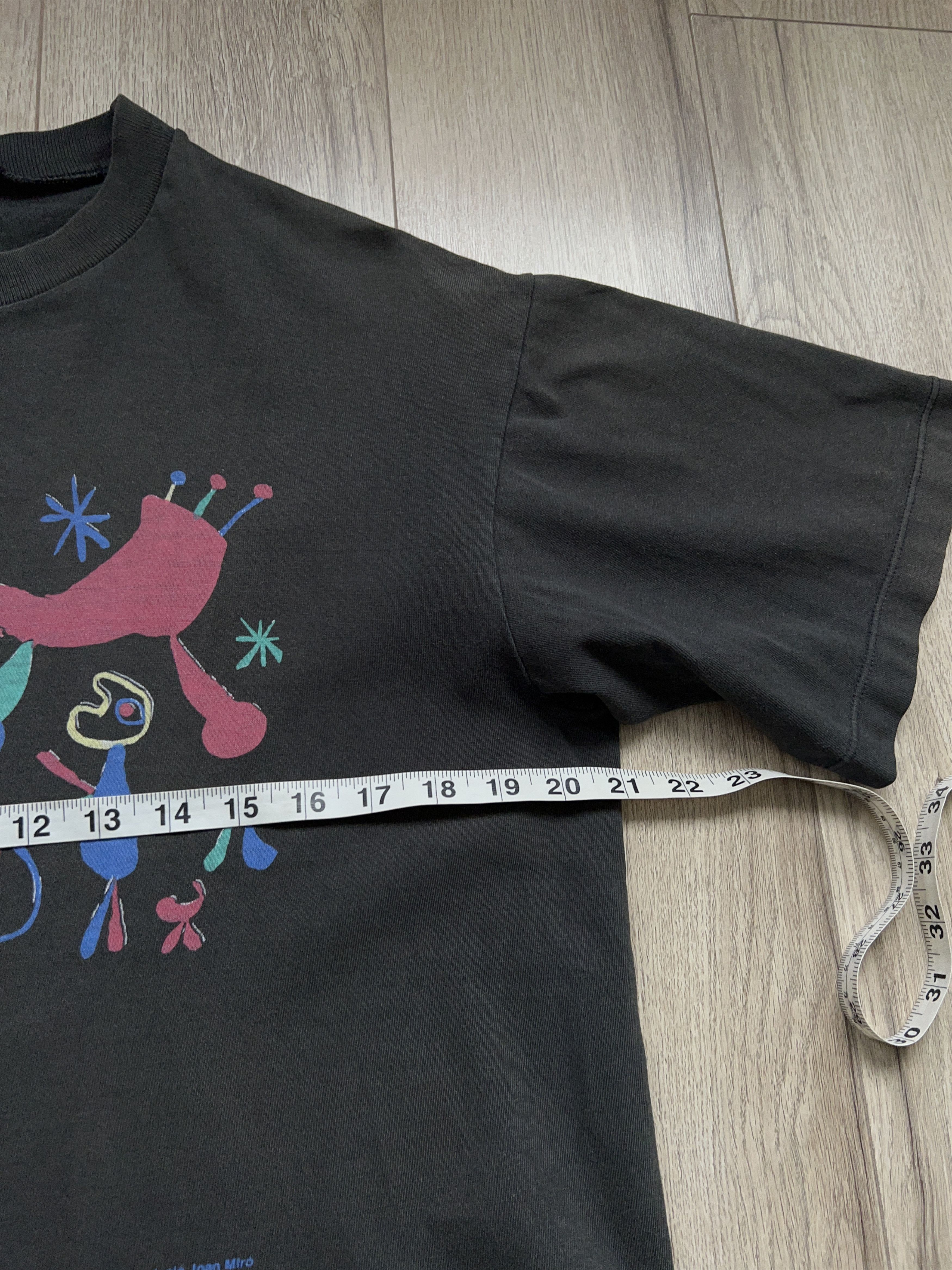 Arts & Science × Vintage Mens Fundacio Joan Miro Personnages Painting Abstract Tee Size US L / EU 52-54 / 3 - 8 Thumbnail