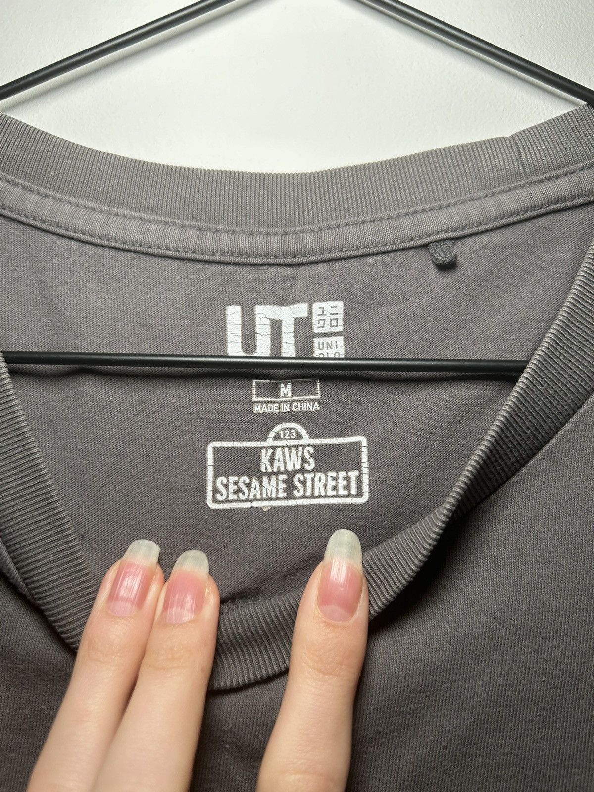 Kaws × Uniqlo Kaws x Uniqlo x Sesame Street Size US M / EU 48-50 / 2 - 3 Thumbnail