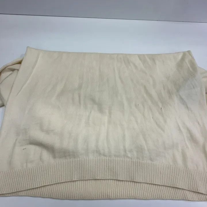 Gucci Gucci Gucci Bee Pattern V-Neck Wool Sweater for Men -2506 Size US L / EU 52-54 / 3 - 3 Thumbnail