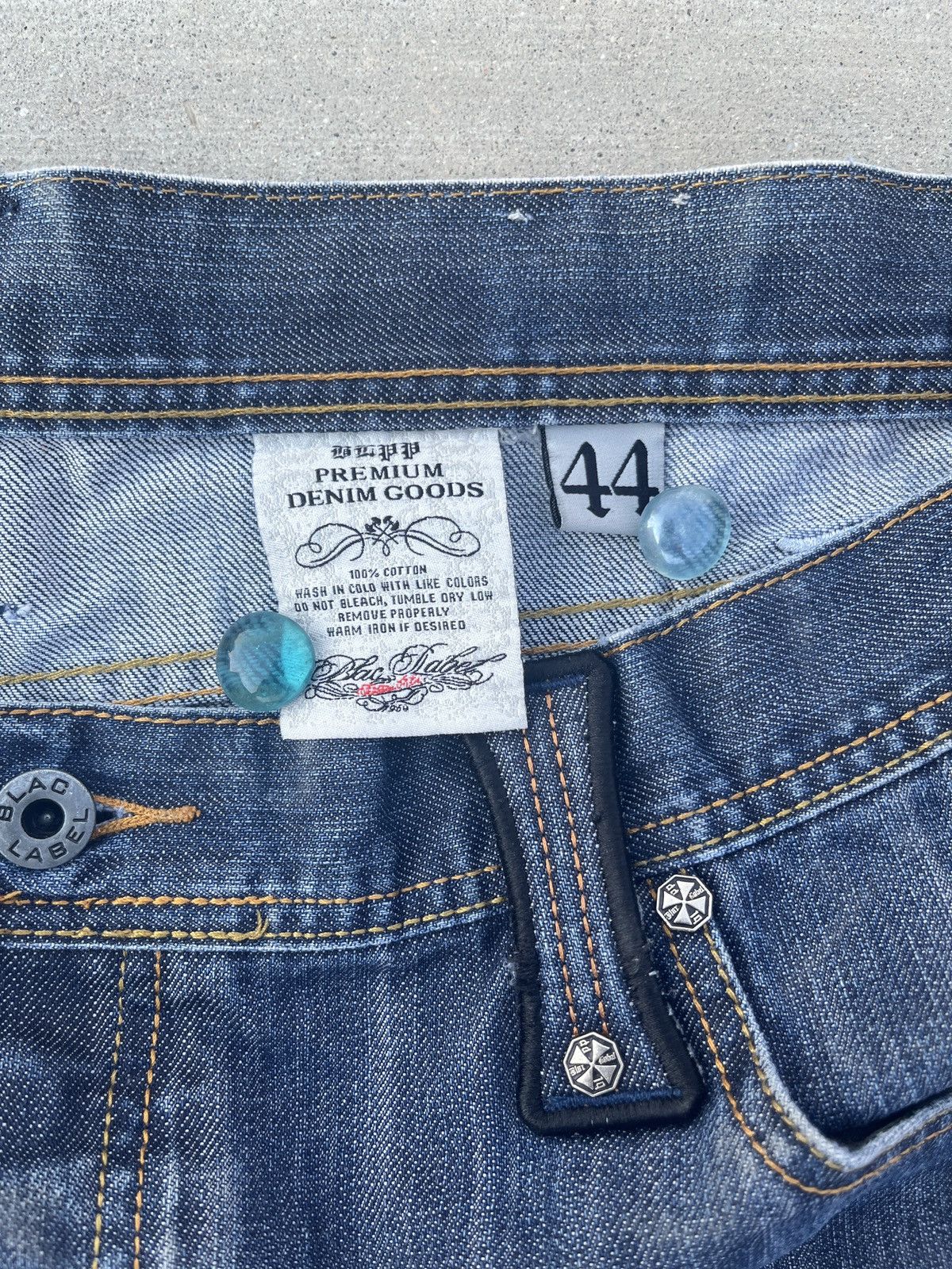 Black Label Blac Label Y2K Cropped Dark Wash Embroidered Denim Jeans Size US 44 / EU 60 - 3 Thumbnail