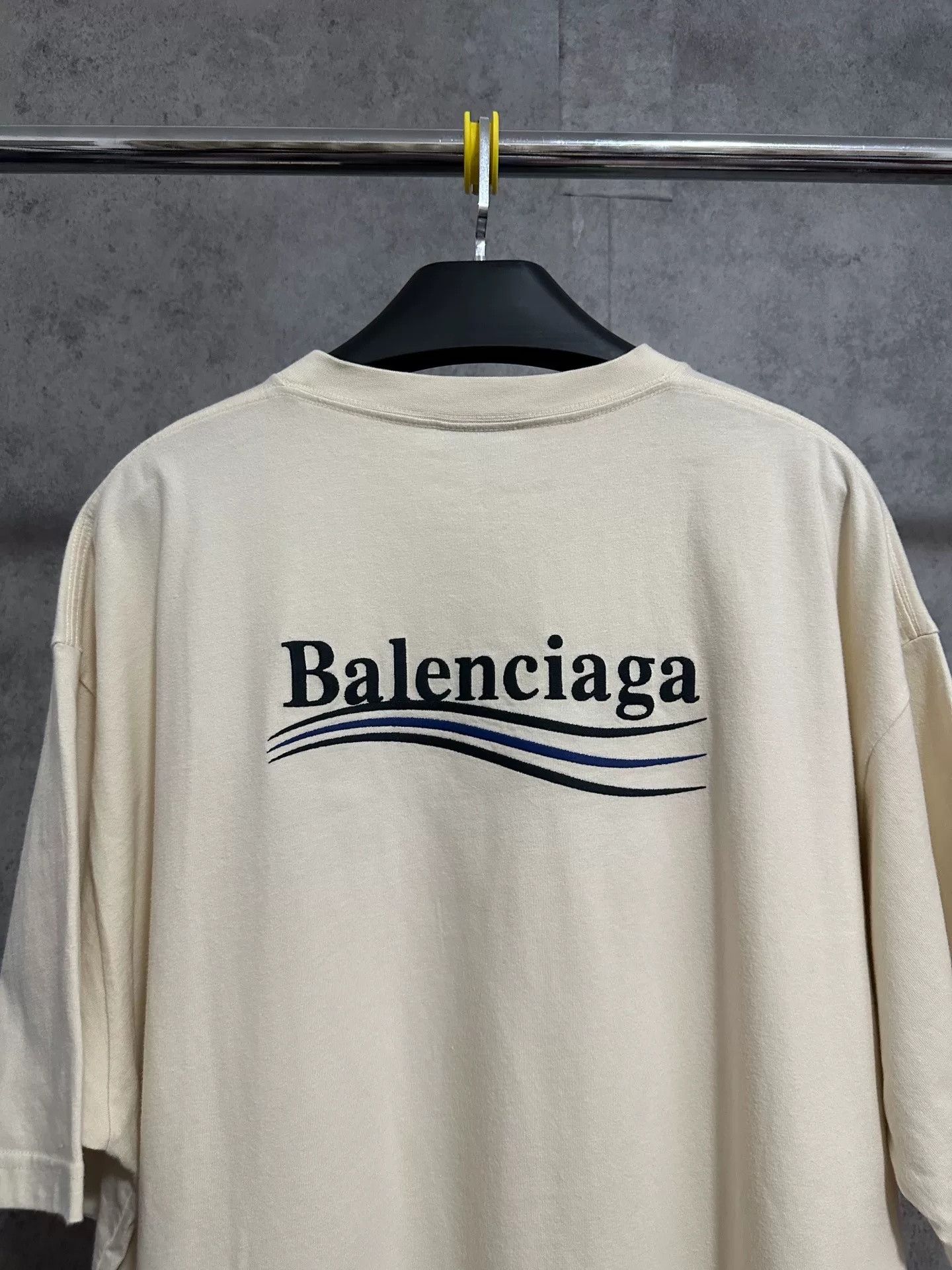 Balenciaga Balenciaga Coke Wave Logo Short-Sleeve T-Shirt Size US XL / EU 56 / 4 - 5 Thumbnail