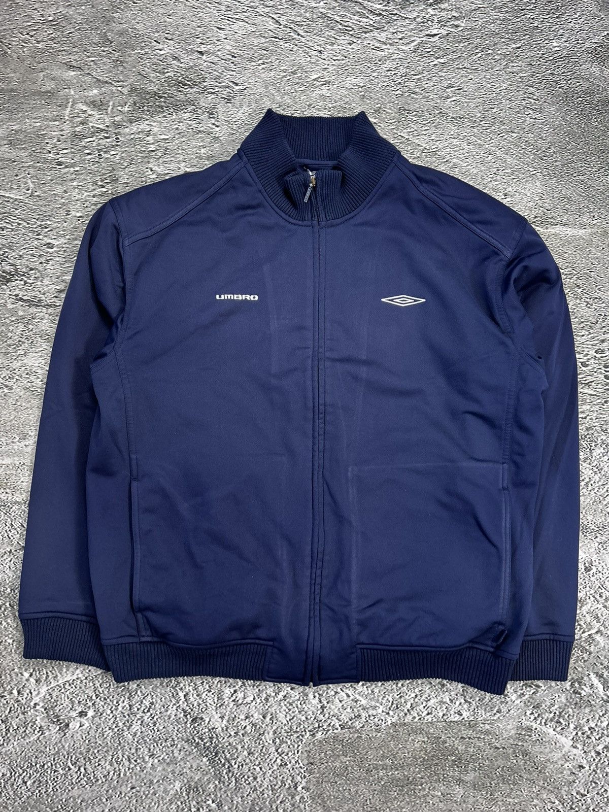Umbro Umbro vintage track jacket zip sweatshirt navy big logo Y2K Size US L / EU 52-54 / 3 - 1 Thumbnail