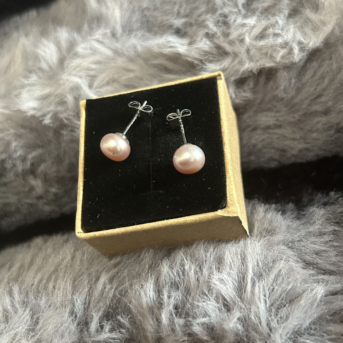 Handmade Genuine powder lavender fresh water pearl post stud earrings Size ONE SIZE - 7 Thumbnail