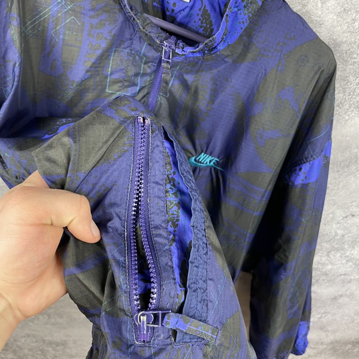 Nike Vintage Nike 90s Rare Track Jacket Big Sleeve Graphic Print Size US XL / EU 56 / 4 - 19 Thumbnail