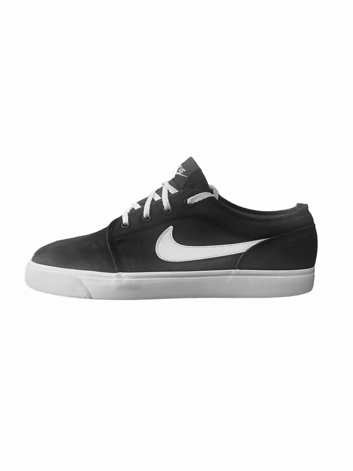 nike toki low all black