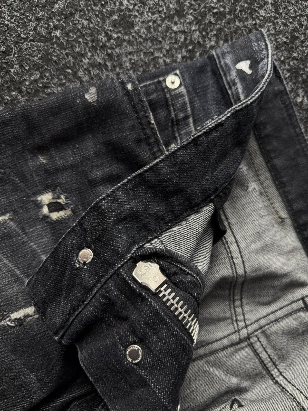 Dsquared2 RARE pants Dsquared2 distressed Denim Y2k style💥🔥 Size US 31 - 8 Thumbnail