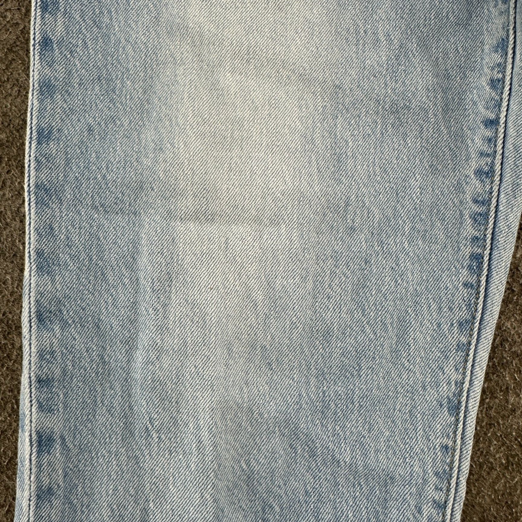 Levi's Levi's Mom Jeans Womens 27x28 Blue High Loose Relaxed Fit Tapered Leg Light Wash Denim 100% Cotton 5-Pocket Jeans Girls/ Womens Size 27" / US 4 / IT 40 - 4 Thumbnail