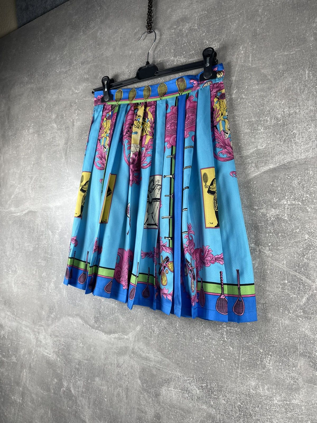 Versace Versace Sport Vintage Pleated Archives Silk Skirt Graphic Size 30" / US 8 / IT 44 - 2 Thumbnail