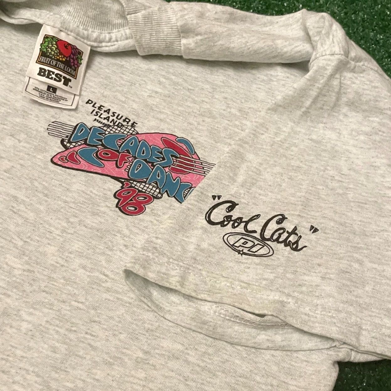Disney VINTAGE Disney Shirt 90s Men L Gray Mickey Mouse Cool Cats 1998 Pleasure Island VTG Shirt Mens L Size US L / EU 52-54 / 3 - 3 Thumbnail