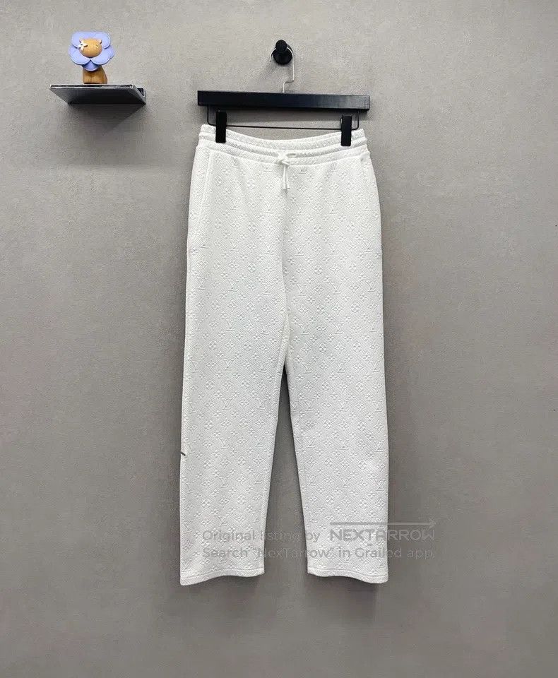 Louis Vuitton Louis Vuitton size xs Dark full print white pants Size US 28 / EU 44 - 2 Thumbnail