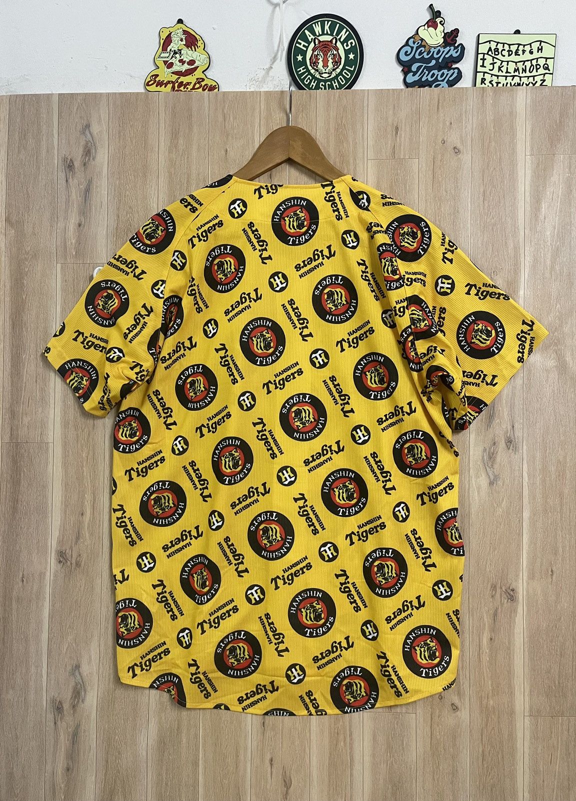Japanese Brand × Mizuno Steal 🔥 Vintage Hanshin Tigers Baseball Jersey AOP L Size US L / EU 52-54 / 3 - 10 Thumbnail
