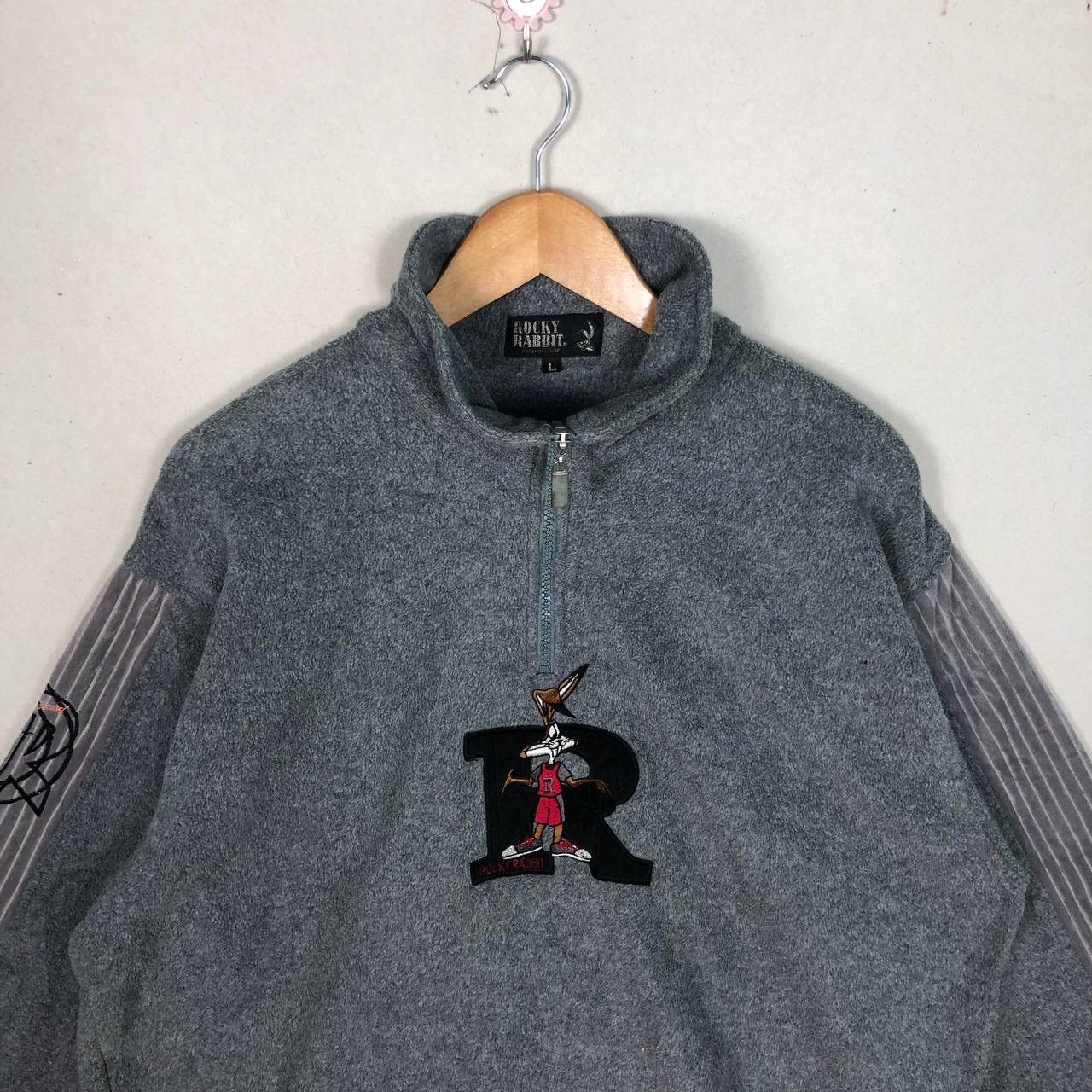 Vintage Vintage 90s Looney Tunes Bugs Bunny Rabbit Fleece Sweater Size US L / EU 52-54 / 3 - 3 Thumbnail