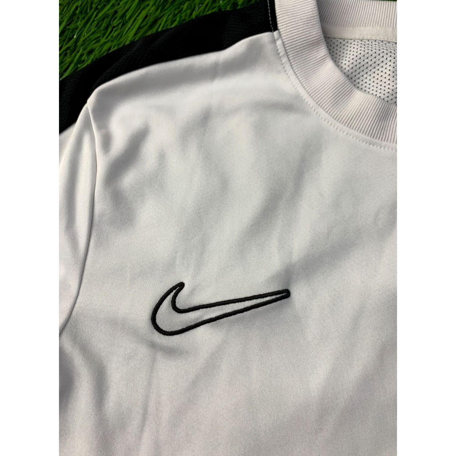 Nike Nike Academy Dri-FIT Shirt Men Football Jersey Tee S Small White and Black size S Size US S / EU 44-46 / 1 - 3 Thumbnail