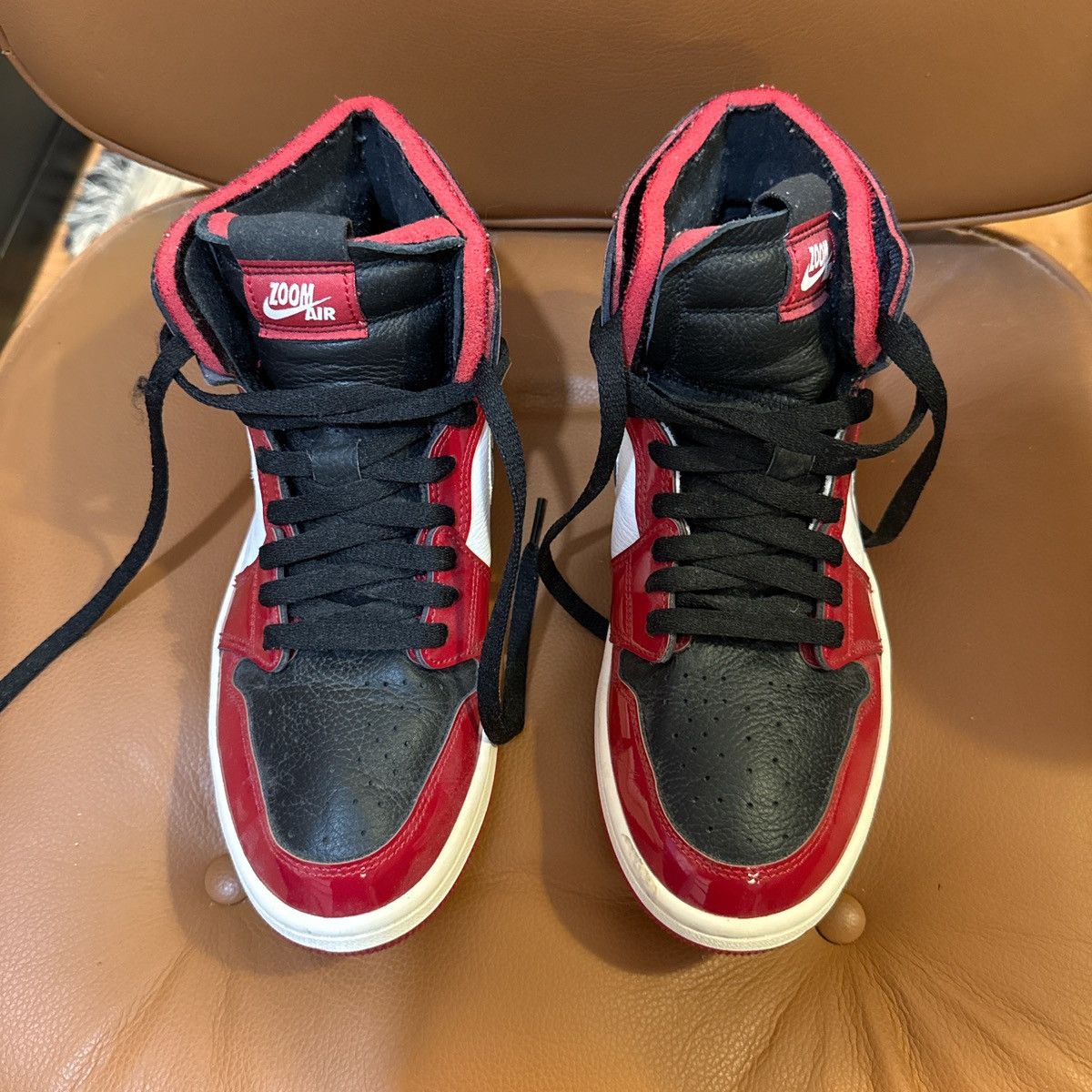 Nike Nike Air Jordan 1 high red trainers Size US 6 / EU 39 - 3 Thumbnail