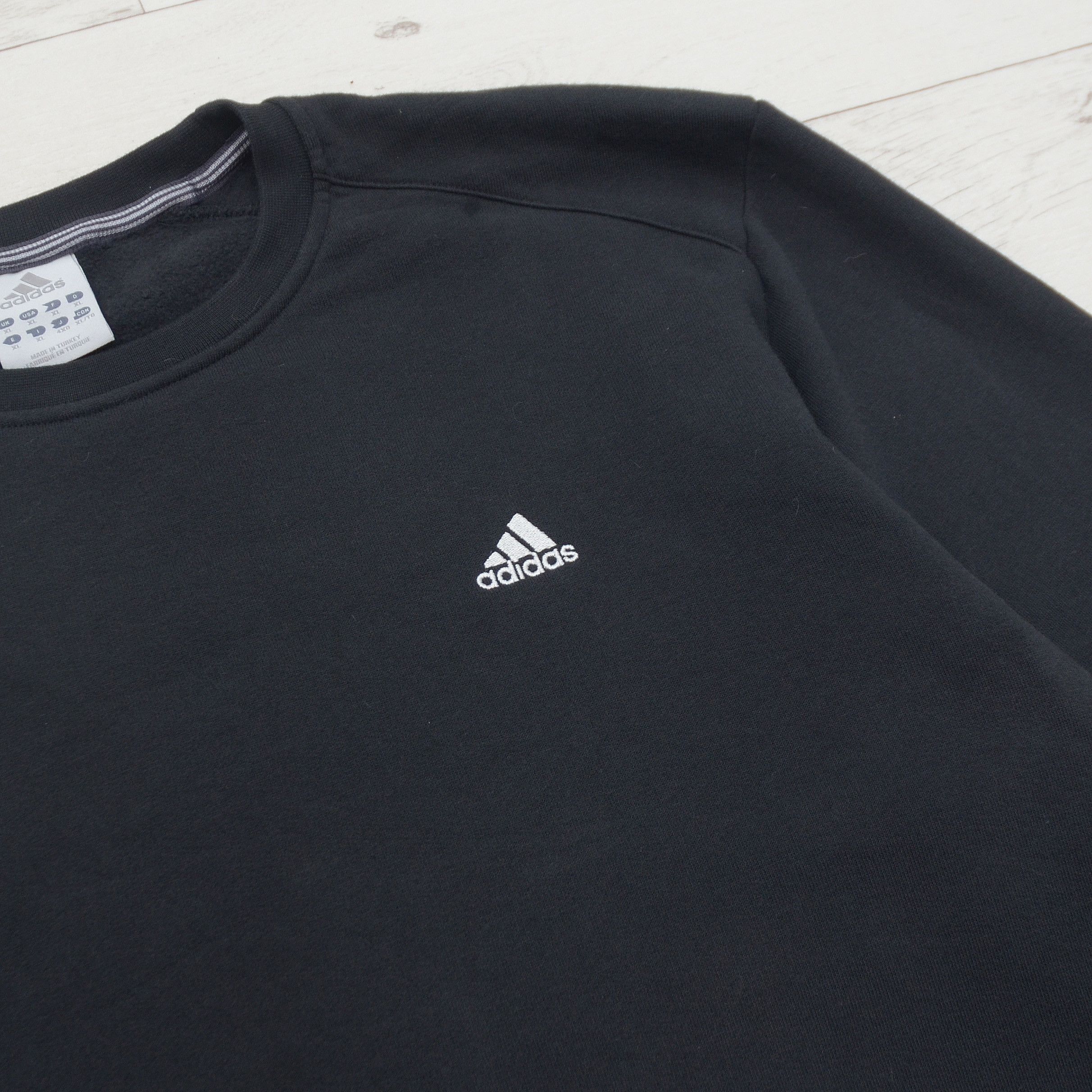 Adidas × Vintage Vintage Adidas Sweatshirt Embroidered Logo Black size XL Size US XL / EU 56 / 4 - 3 Thumbnail