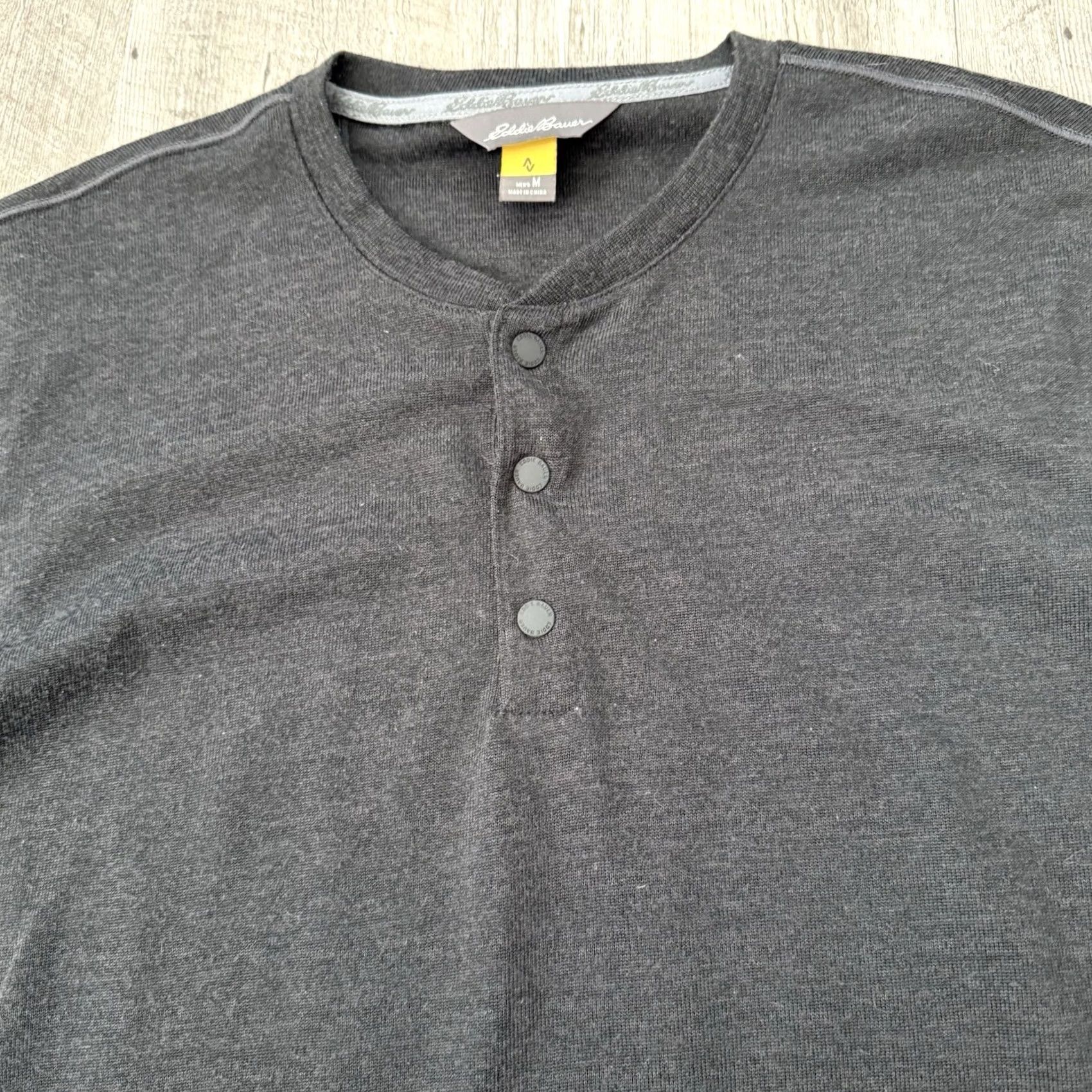 Eddie Bauer Eddie Bauer TRAVEX Henley T-Shirt Mens Medium Gray Long Sleeve Tee Snap Button Outdoor Size US M / EU 48-50 / 2 - 8 Thumbnail