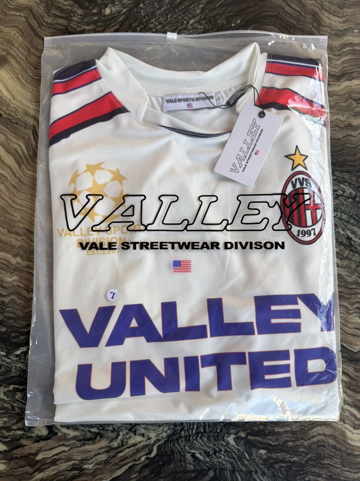 Vale Vale Forever United Football Jersey Size Large NWT Size US L / EU 52-54 / 3 - 7 Thumbnail