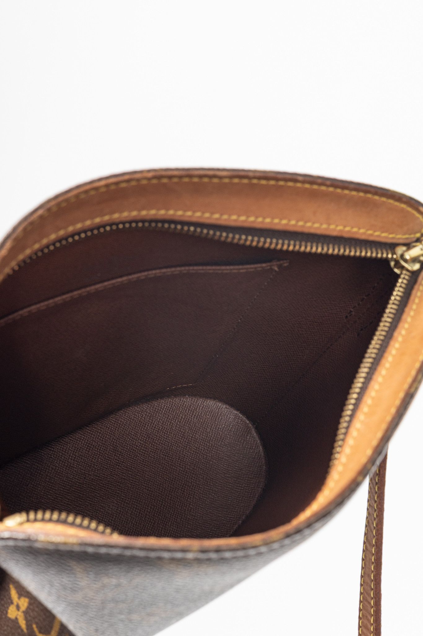 Louis Vuitton Louis Vuitton Drouot Monogram Canvas Crossbody Size ONE SIZE - 10 Thumbnail