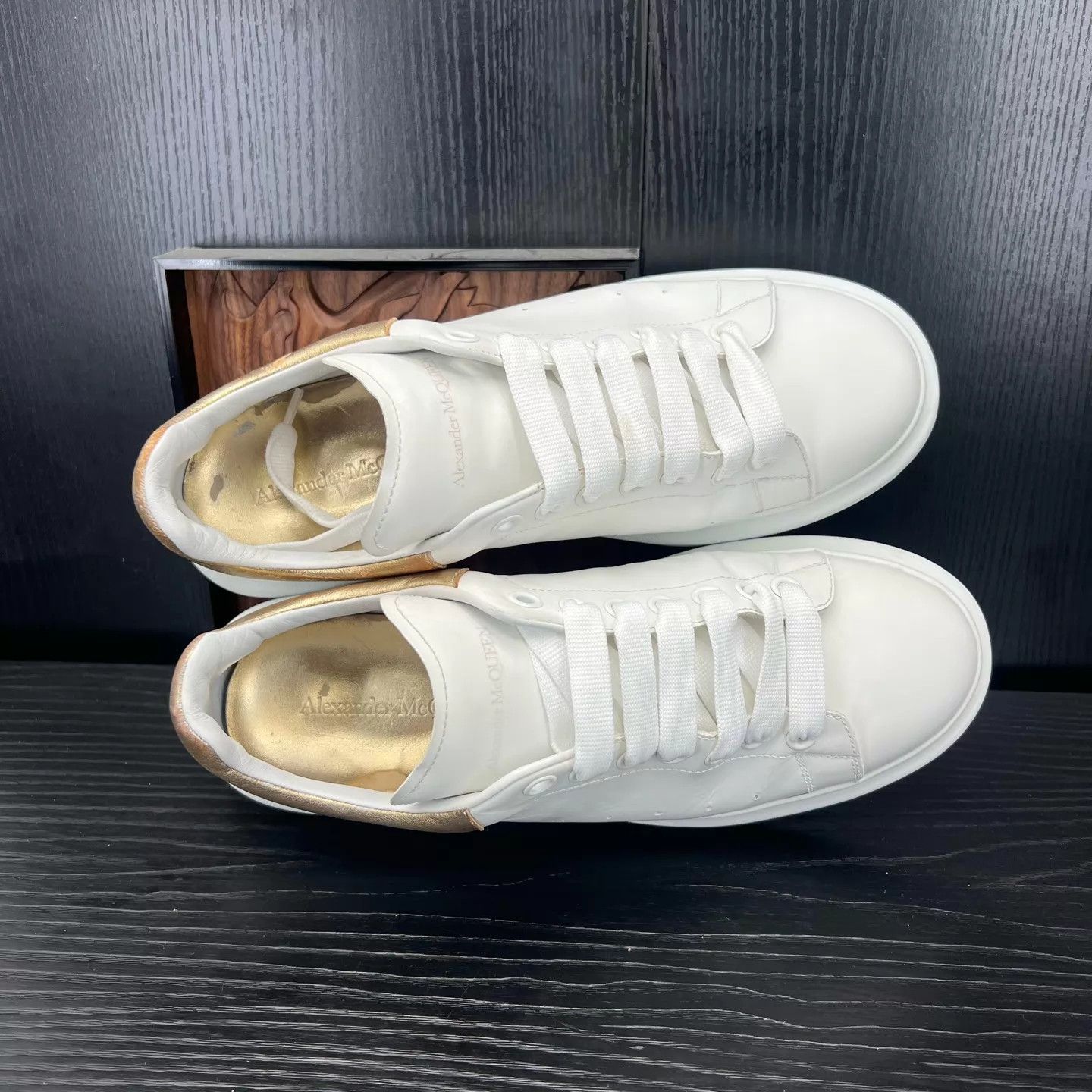 Alexander McQueen Alexander McQueen Gold-Tipped 43 Good Condition Boxed Size US 10 / EU 43 - 2 Thumbnail